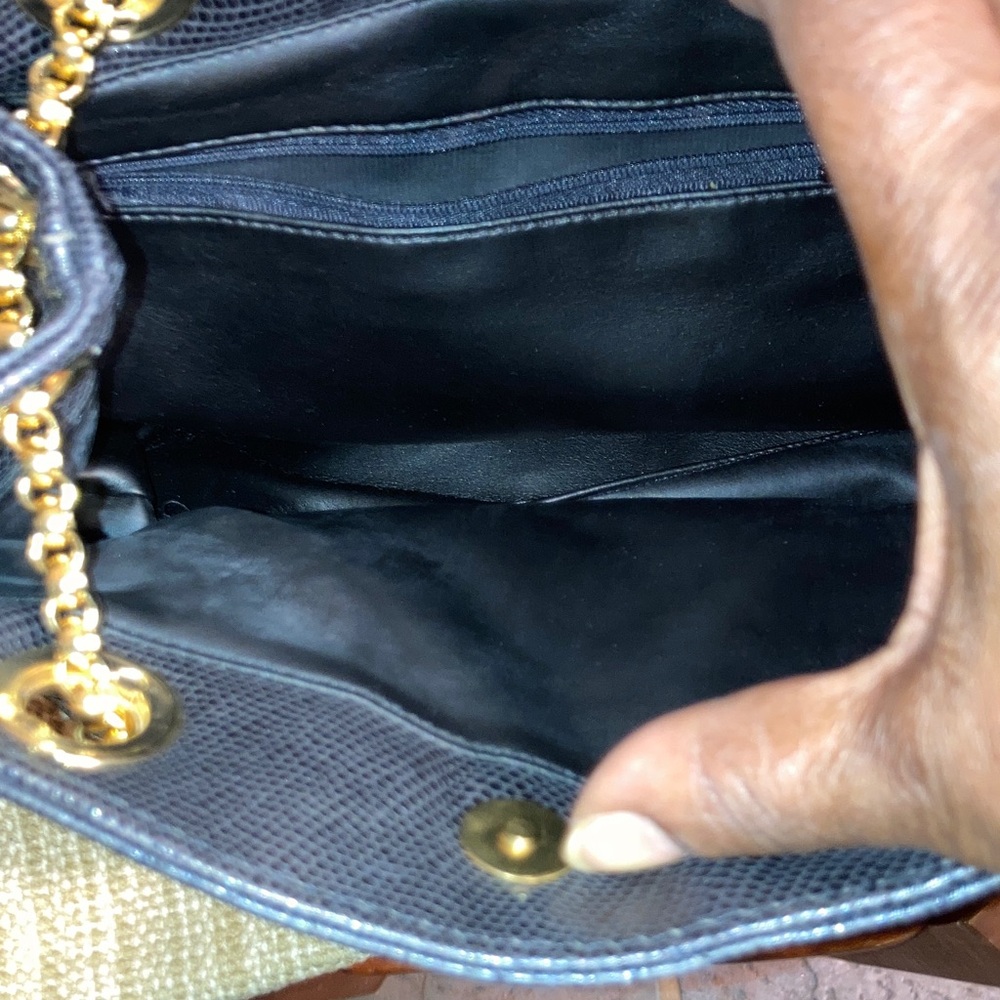 Vintage Black Quilted Shoulder Bag with Gold Chain Accents - Picture 9 of 11